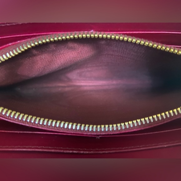 VGC MIU MIU CROC-EMBOSSED ZIP-AROUND WALLET - Picture 10 of 15